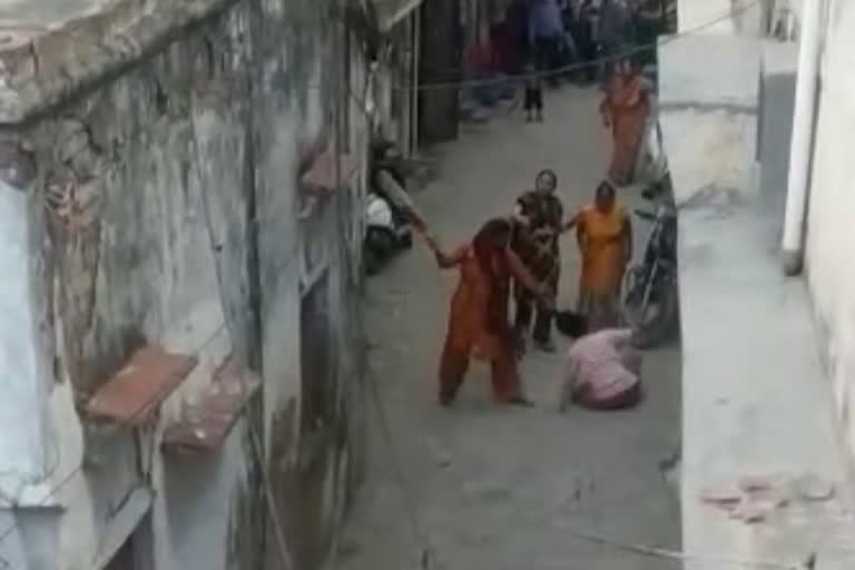 woman beaten up in faridabad