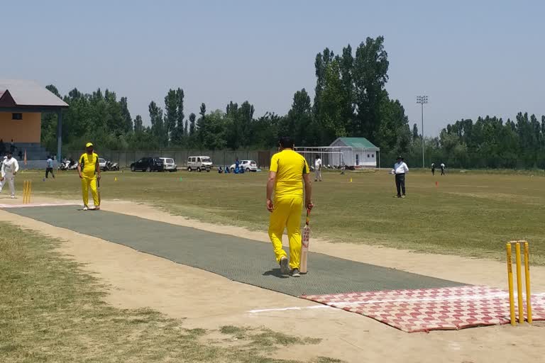 Cricket Tournament for Physically Disabled : پلوامہ میں جسمانی طور ناخیر کھلاڑیوں کے لیے کرکٹ ٹورنامنٹ