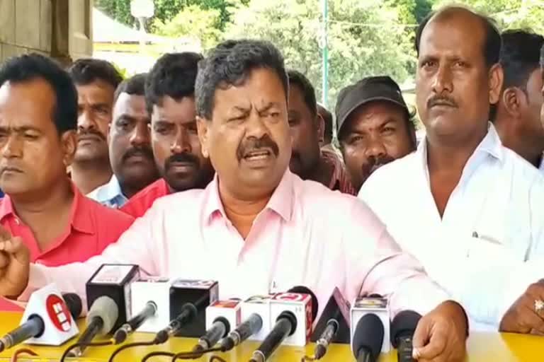 minister-renukacharya-statement-against-siddaramaiah