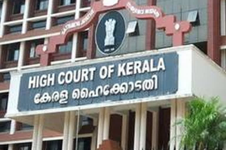 Kerala HC dismisses anticipatory bail plea of Swapna, Sarith in gold smuggling case