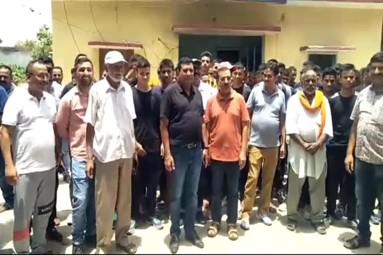 Protest of villagers in Pirumdara