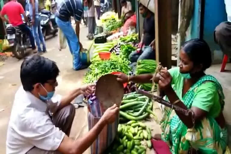Market price of fish, meat, vegetables in Kolkata