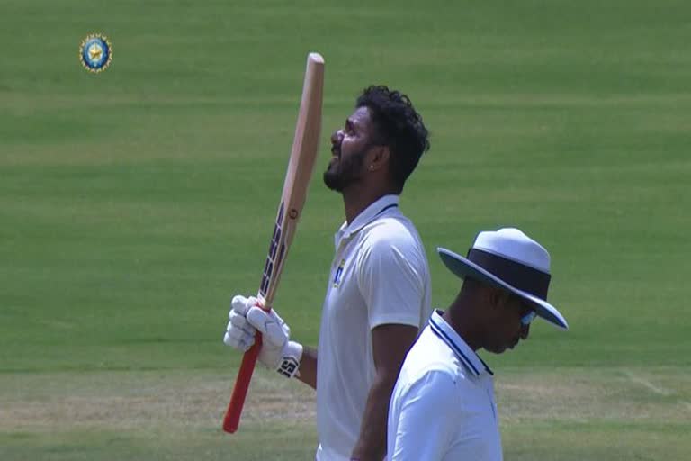 Manoj Tiwary Century against Jharkhand