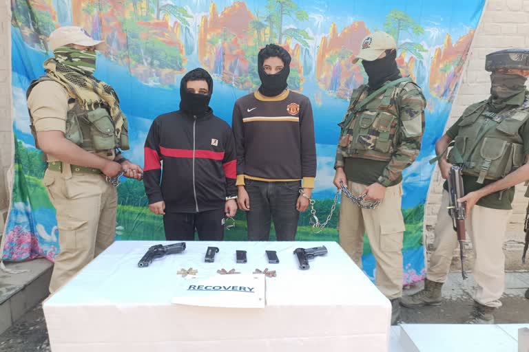 two-let-militants-arrested-in-barmulla-police