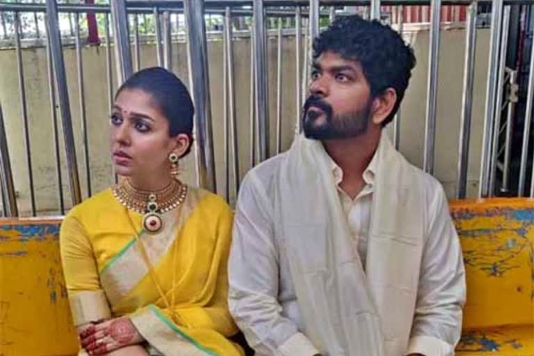 nayanthara and vignesh shivan visits tirumala temple, Nayanthara slipper issue, Nayanthara marriage news, Actress Nayanthara tirumala temple issue, ನಯನತಾರಾ ಮತ್ತು ವಿಘ್ನೇಶ್ ಶಿವನ್ ತಿರುಪತಿ ದೇವಸ್ಥಾನಕ್ಕೆ ಭೇಟಿ, ನಯನತಾರಾ ಚಪ್ಪಲಿ ವಿವಾದ, ನಯನತಾರಾ ಮದುವೆ ಸುದ್ದಿ, ನಟಿ ನಯನತಾರಾ ತಿರುಮಲೈ ದೇವಸ್ಥಾನ ವಿವಾದ,