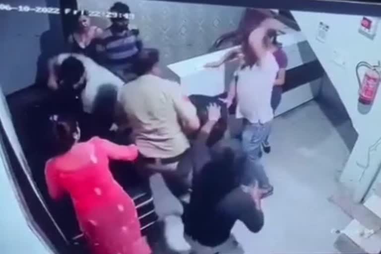 Fight in Faridabad Oyo Hotel