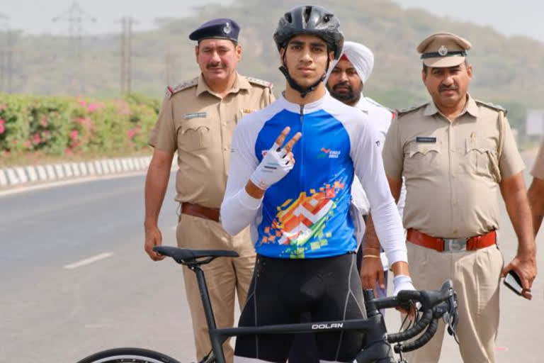 Adil Altaf, a tailor's son scripts history as he wins Jammu & Kashmir’s first cycling gold