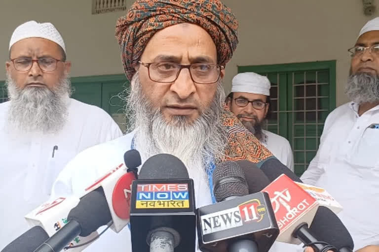 Police stopped press conference of Maulana Hakimuddin