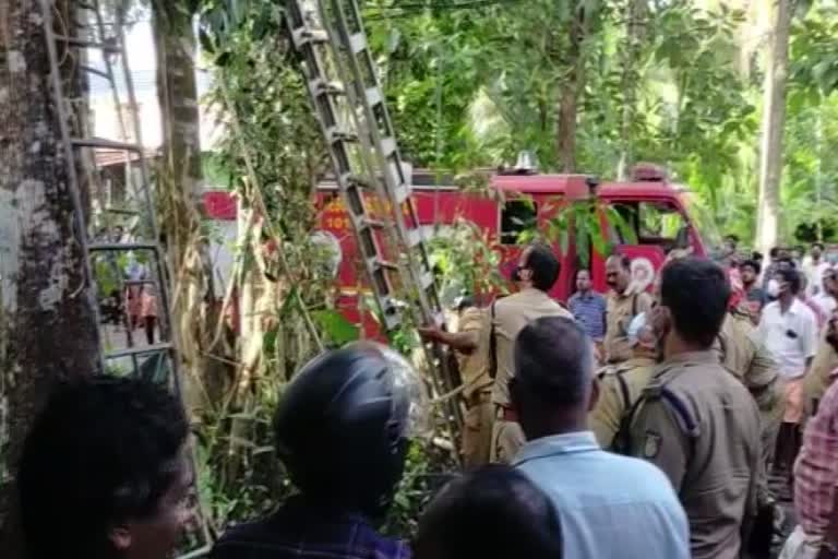 welding workshop died due to electric shock in kottayam  man died electric shock in kottayam  ഇരുമ്പുതോട്ടി വൈദ്യുതി ലൈനിൽ തട്ടി  വൈദ്യുതാഘാതമേറ്റ് വെൽഡിങ് വർക്ക്‌ഷോപ്പുടമ മരിച്ചു