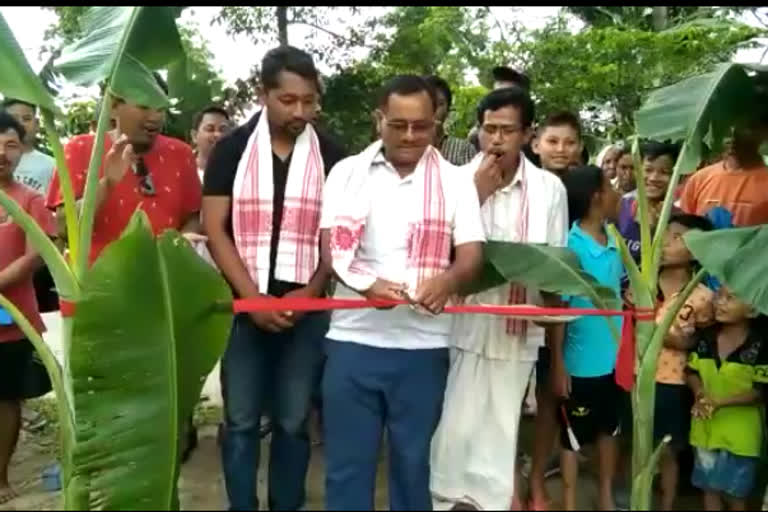 চৰকাৰলৈ বাট নাচাই নৈপৰীয়া ৰাইজে জাঁজীমুখত গাঁঠিৰ ধনেৰে নিৰ্মাণ কৰিলে দলং