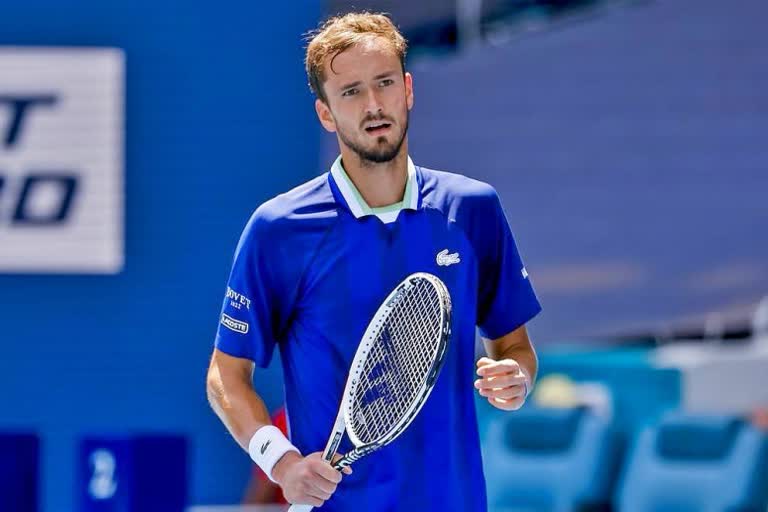 Tennis news  Nitto ATP Finals  Daniil Medvedev  Novak Djokovic  Despite defeat  Djokovic slips to third place  डेनियल मेदवेदेव  लीबेमा ओपन एटीपी 250 टूर्नामेंट  फाइनल  टिम वैन रिजथोवेन  एटीपी रैंकिंग