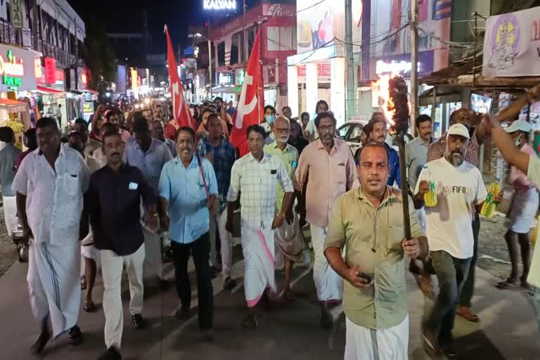 CPIM IUML clashes in Alapuzha  CPIM protest on attack against DYFI leader in Alapuzha  political violence in Alapuzha  ആലപ്പുഴയില്‍ സിപിഎം മുസ്ലീംലീഗ് സംഘര്‍ഷം  ആലപ്പുഴയില്‍ രാഷ്‌ട്രീയ സംഘര്‍ഷം  മുഖ്യമന്ത്രിക്കെതിരായ പ്രതിഷേധത്തിന്‍റെ ഭാഗമായി ആലപ്പുഴയില്‍ സിപിഎം മുസ്ലീംലീഗ് സംഘര്‍ഷം