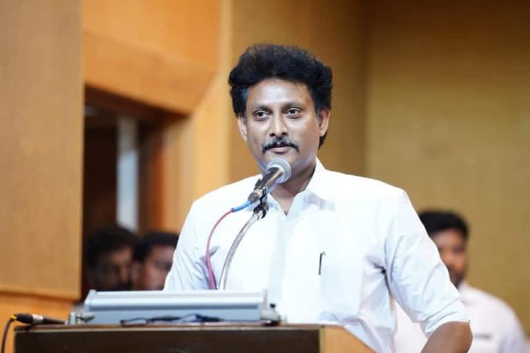 Anbil Mahesh says Students are in mental stress so Classes will not be conducted in schools  பள்ளிக்கல்வித்துறை அன்பில் மகேஷ் திருச்சியில் பேட்டி