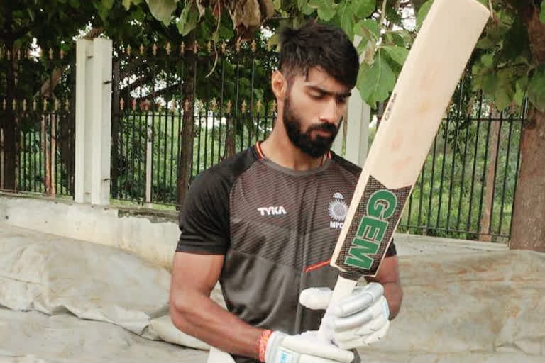 Shahdol Himanshu Mantri scored century