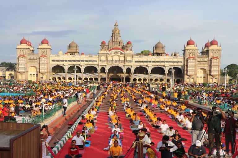 netizens-outraged-over-yoga-day-program-in-mysore
