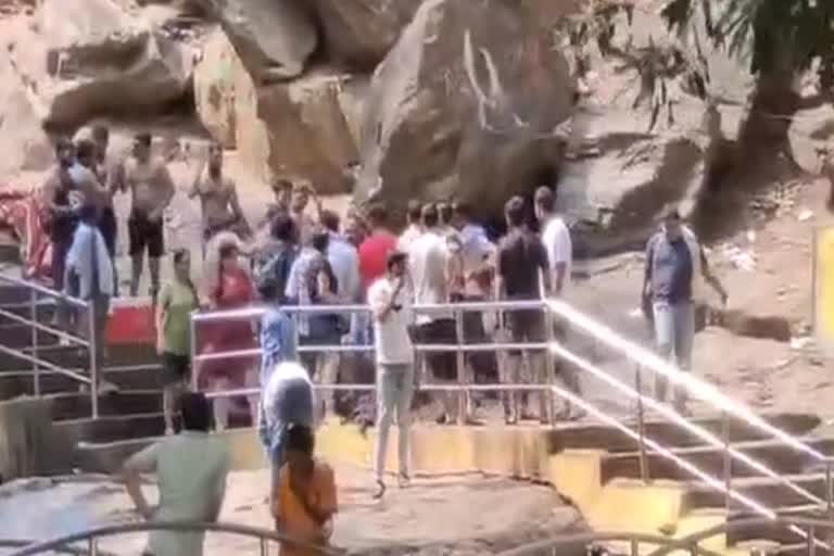 mass brawl erupts between tourists and temple administration at harishankar temple