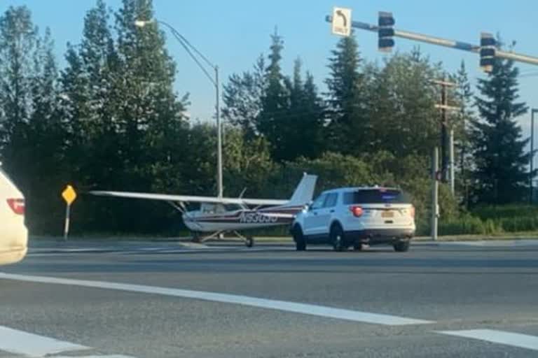 US PLANE LANDING