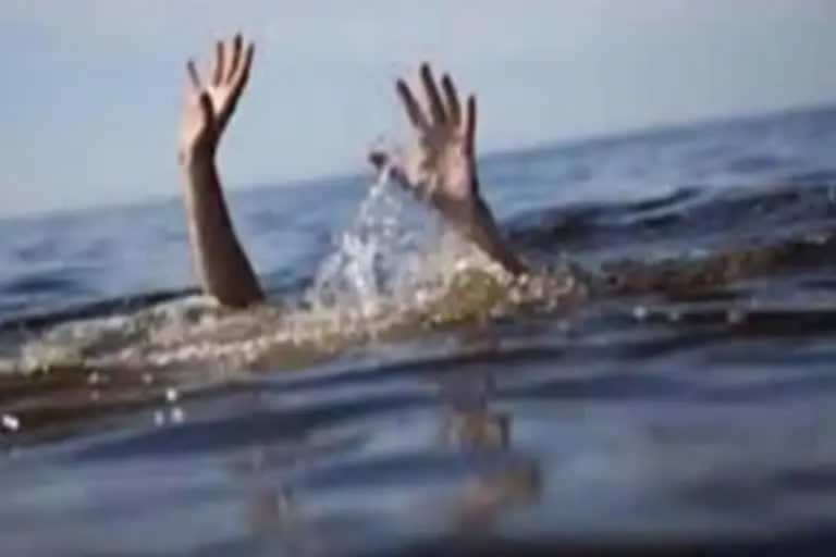 Four children drowned in the sea