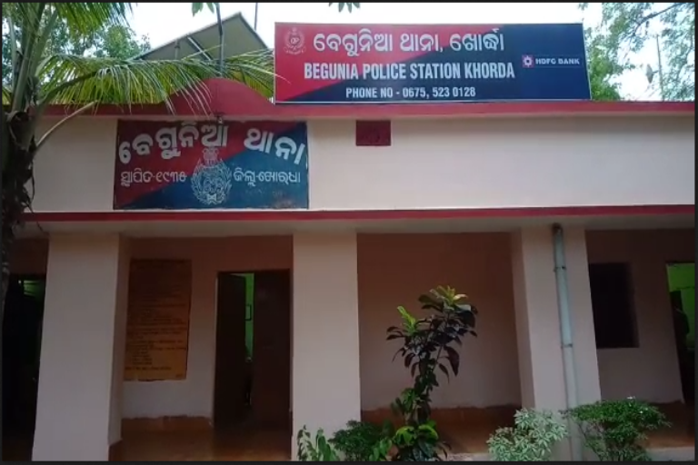 ଶିକ୍ଷକଙ୍କ ଝୁଲନ୍ତା ମୃତଦେହ ଉଦ୍ଧାର