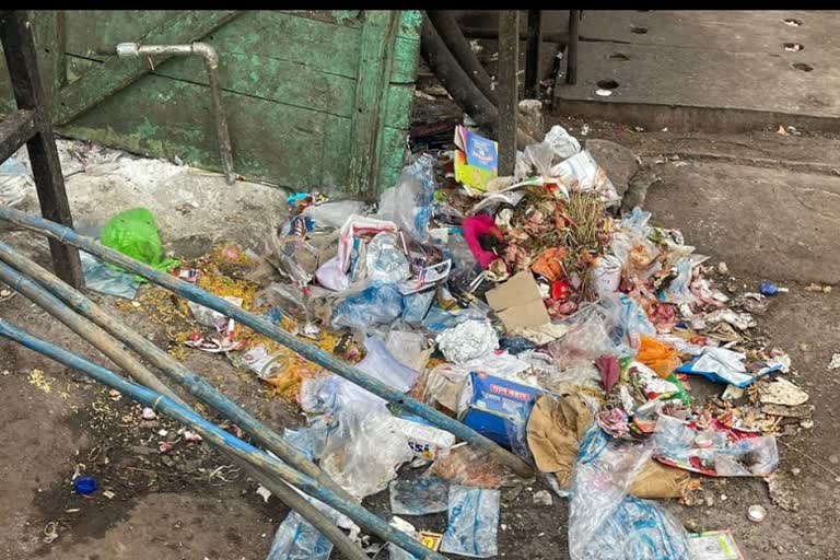 Raipur station liquor shop fined