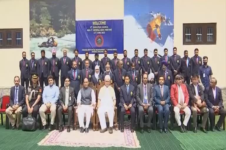 rajnath-singh-inaugurates-boulder-climbing-wall-and-himalayan-museum-in-pahalgam