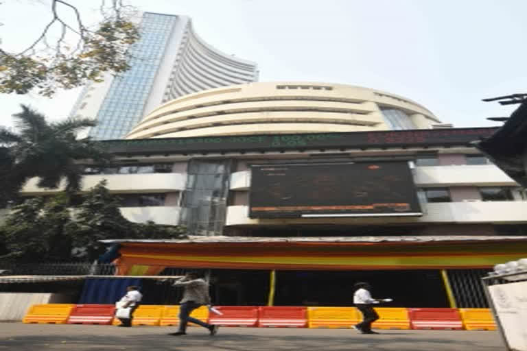 Sensex ends volatile day 135 pts lower, Nifty below 15,300;