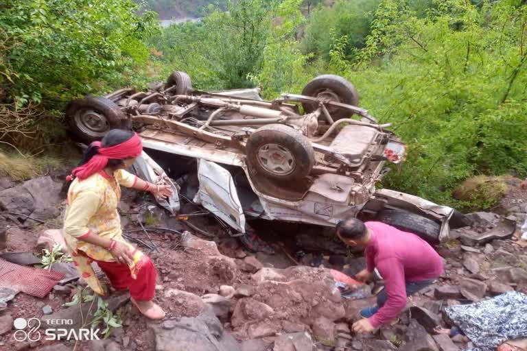 3 killed, 6 injured as vehicle plunges into gorge in Kathua