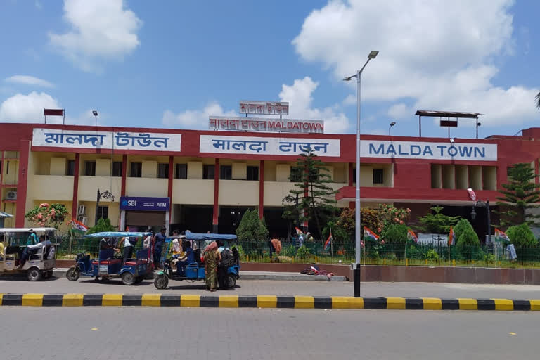 Agnipath Scheme Protest Several Trains are Cancelled in Malda Division of Eastern Rail