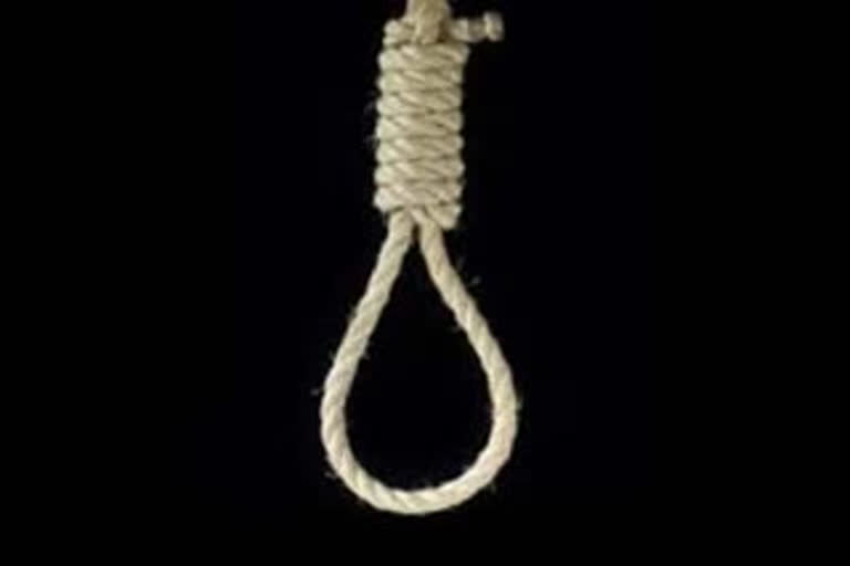 MBBS student commits suicide by hanging in Karad