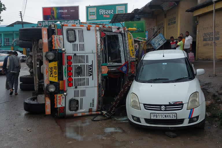 Uncontrolled truck hit the car in Dhanotu