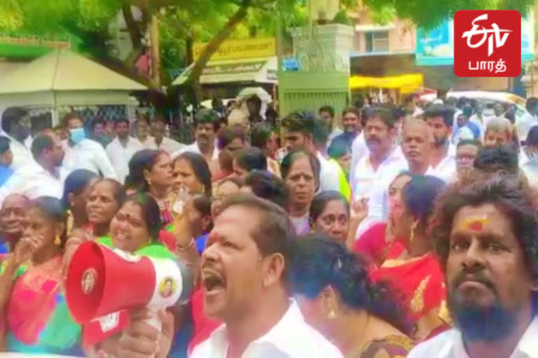 அதிமுகவின் ஒற்றை தலைமை விவகாரம் - ஓபிஎஸ்-க்கு ஆதரவாளர்கள் முழக்கம்
