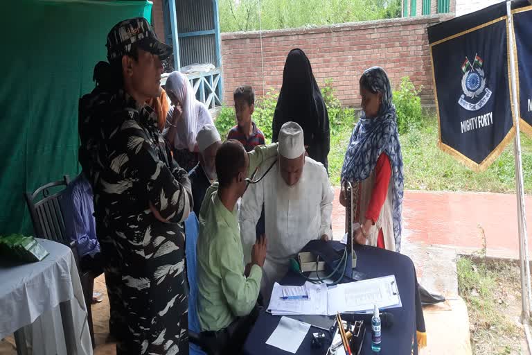 crpf-organises-free-medical-camp-in-anantnags-chhee-village