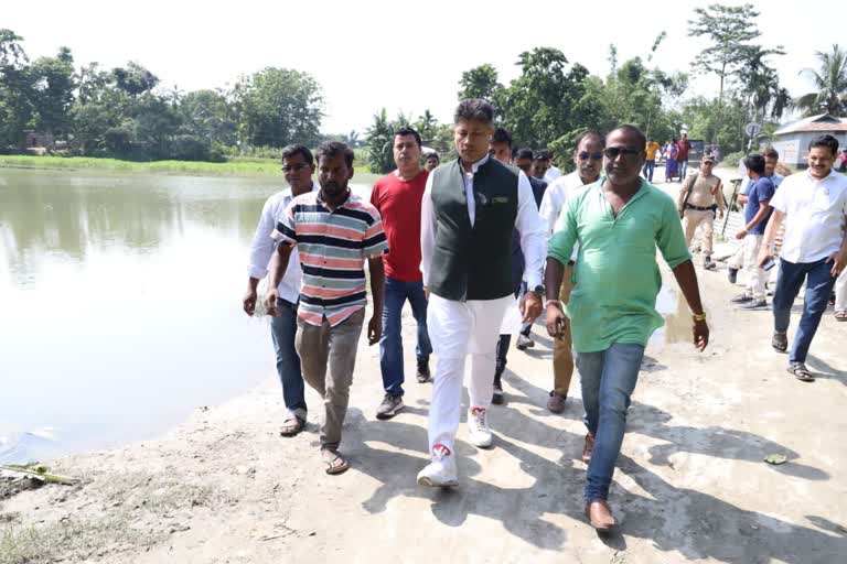 pijush-hazarika-visited-flood-affected-area-of-bongaigaon