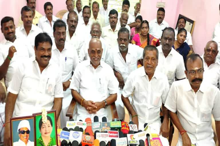 'எடப்பாடி பழனிச்சாமிக்கு ஆதரவாக ஒற்றைத் தலைமை வேண்டும்' - தூத்துக்குடி மாவட்ட செயலாளர்கள் ஆதரவு!