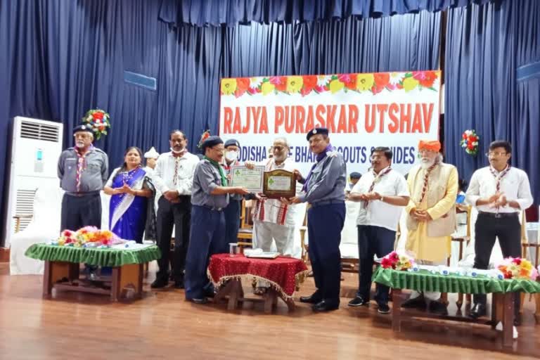 OSBSG felicitation: କଳାହାଣ୍ଡି ଜିଲ୍ଲାକୁ ଶ୍ରେଷ୍ଠ କ୍ୟାମ୍ପୋରି ରାଜ୍ୟ ପୁରସ୍କାର