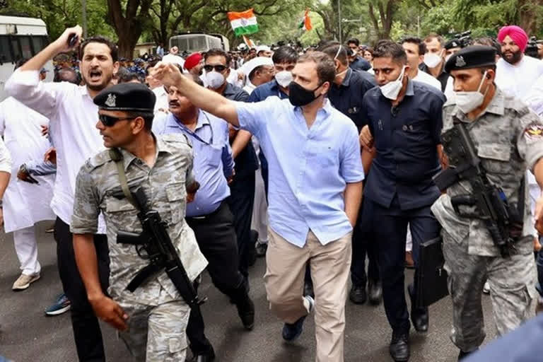 Rahul reaches ED office