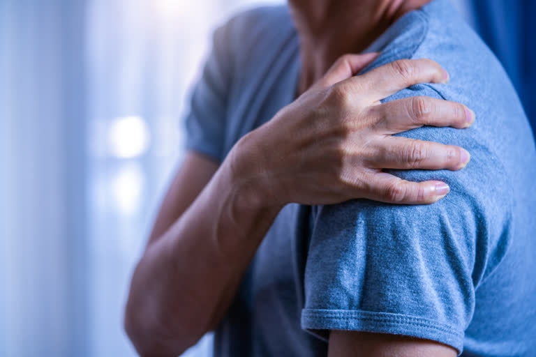 what is a Frozen Shoulder, what are the causes of Frozen Shoulder, Frozen Shoulder treatment, Frozen Shoulder and diabetes, can diabetes cause Frozen Shoulder, tips to deal with Frozen Shoulder