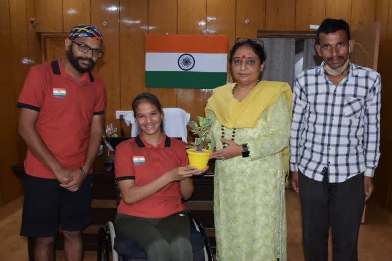 Dwarahat's Para Athletics to Garima Joshi. President honored