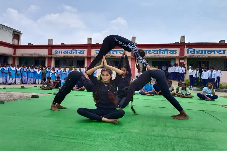 school of Dhamtari created a different identity in Yoga