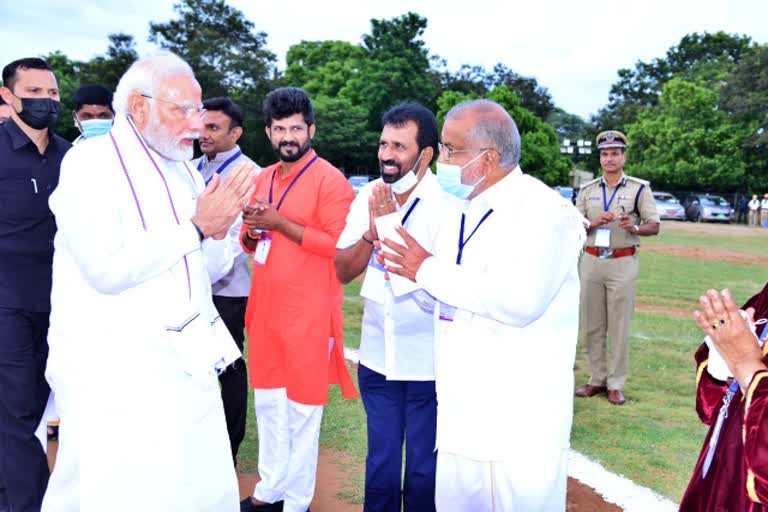 ಮೋದಿ‌ ಸ್ವಾಗತಿಸಲು ಬಿಜೆಪಿ ಮುಖಂಡರೊಂದಿಗೆ ಬಂದ ಜಿಟಿಡಿ