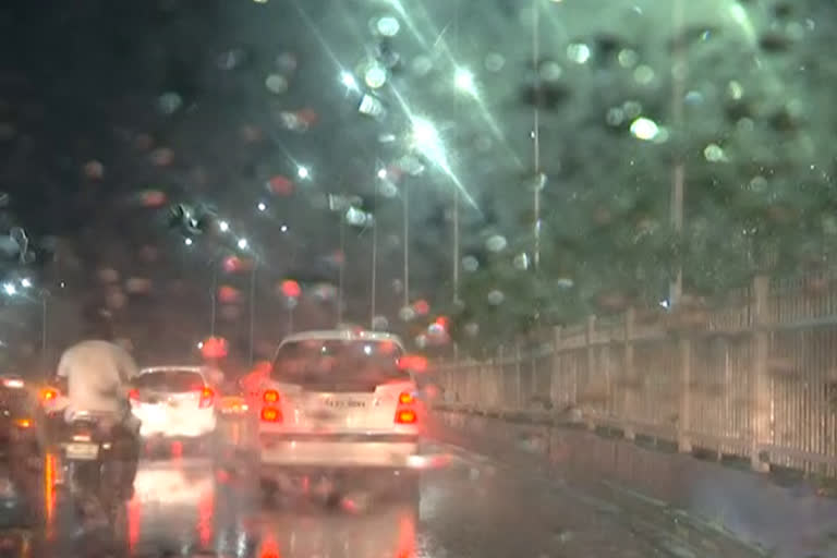 Heavy rain in Hyderabad at midnight