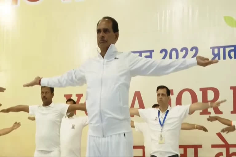 International Yoga Day 2022 Shivraj Singh participated in yoga programme in Bhopal