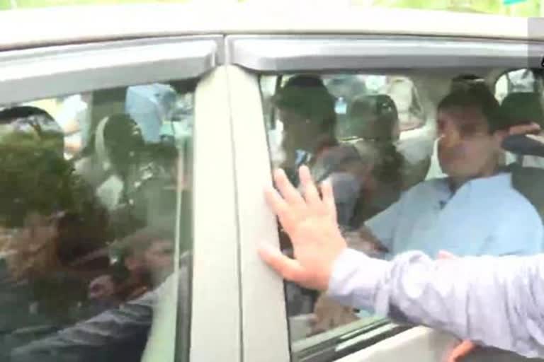 Rahul reaches ED office on fifth day, inquiry continues