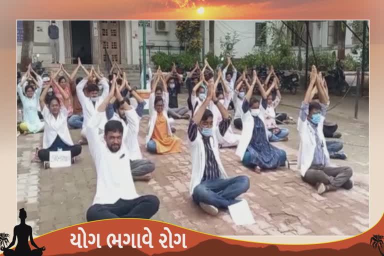 International Yoga Day 2022 : સંસ્કારી નગરીમાં યોગ દિવસ પર અનોખો વિરોધ આવ્યો સામે