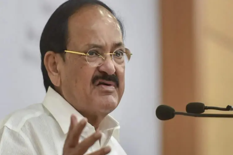 VP Naidu as next president? Shah  Nadda meeting with him sparks buzz  ബിജെപി രാഷ്‌ട്രപതി സ്ഥാനാര്‍ഥി വെങ്കയ്യ നായിഡു  വെങ്കയ്യ നായിഡുവിനെ കണ്ട് അമിത് ഷാ രാജ്‌നാഥ് സിങ് ബിജെപി ദേശീയ അധ്യക്ഷൻ ജെപി നദ്ദ  VP Naidu as next president  amith Shah jp Nadda meeting with Venkaiah Naidu