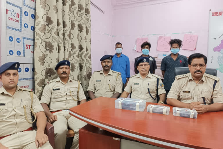 Naxalites of PLFI arrested in Khunti