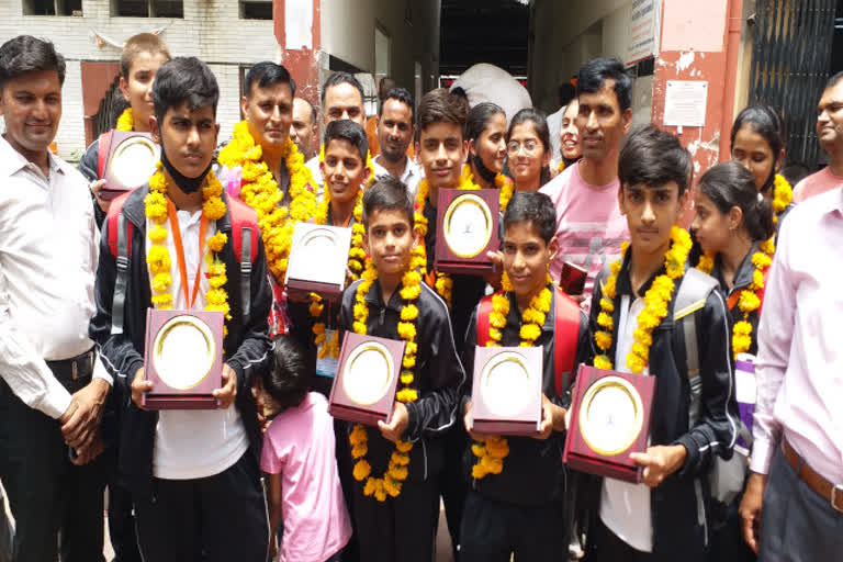 Ajmer students ranked first and third at National Yoga Olympiad