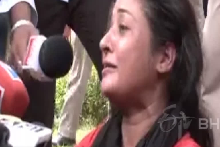 Not crying for myself but condition of country says Congress Alka Lamba after clashes with police during protest