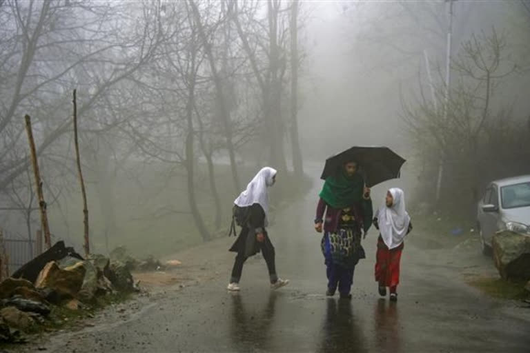 Heavy rains trigger flashfloods and landslides in Jammu and Kashmir