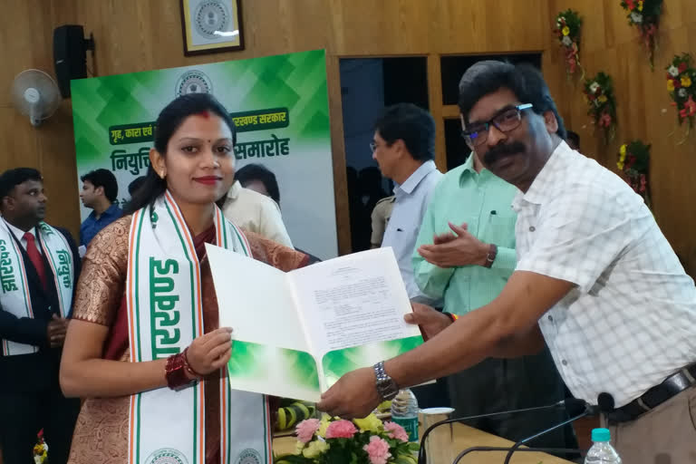 CM Hemant Soren handed over appointment letters